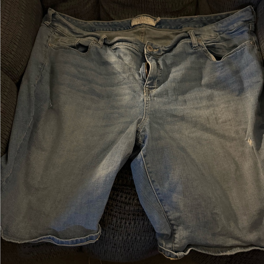 Torrid denim shorts size 24